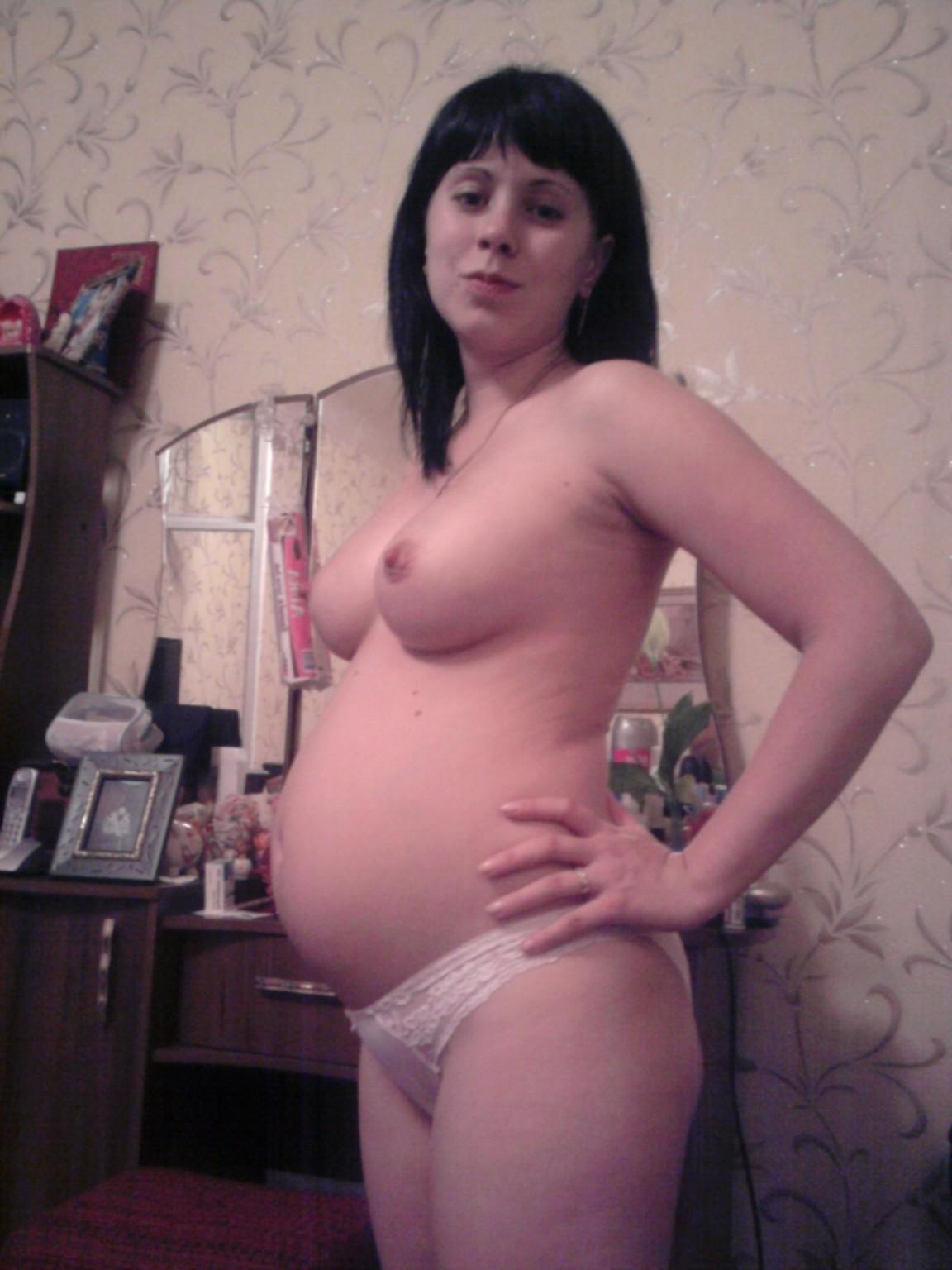 12P Naked pregnant moms photos