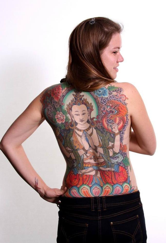 15P Extreme tattoo and piercing