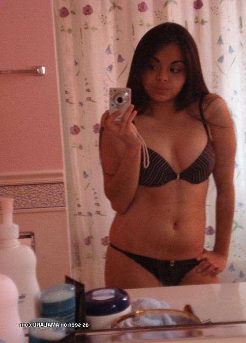 16P Hot and exotic girlfriend self-shooting in her underwear