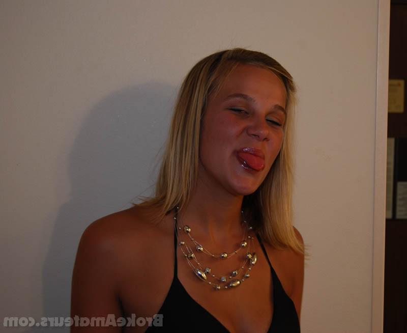 12P Hot 18 year old amateur.