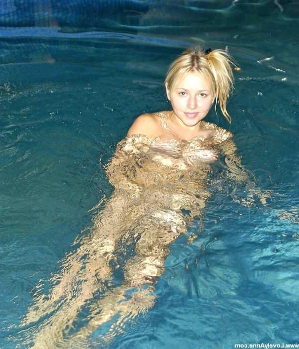 15P Lovely Anne swimming in the pool