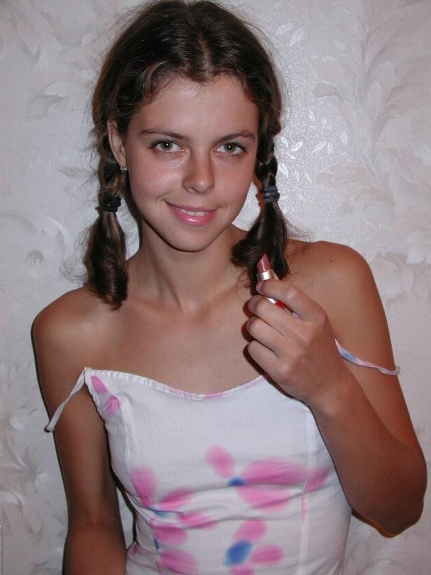 10P Pigtailed amateur masturbates nub and sucks boyfriend