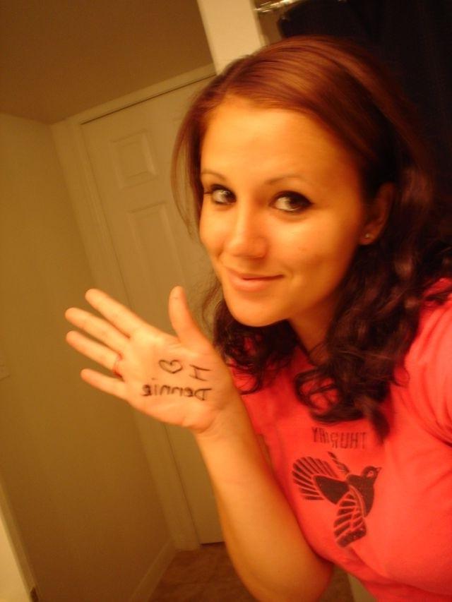 10P Brunette shot when writing boyfriend?s name on body