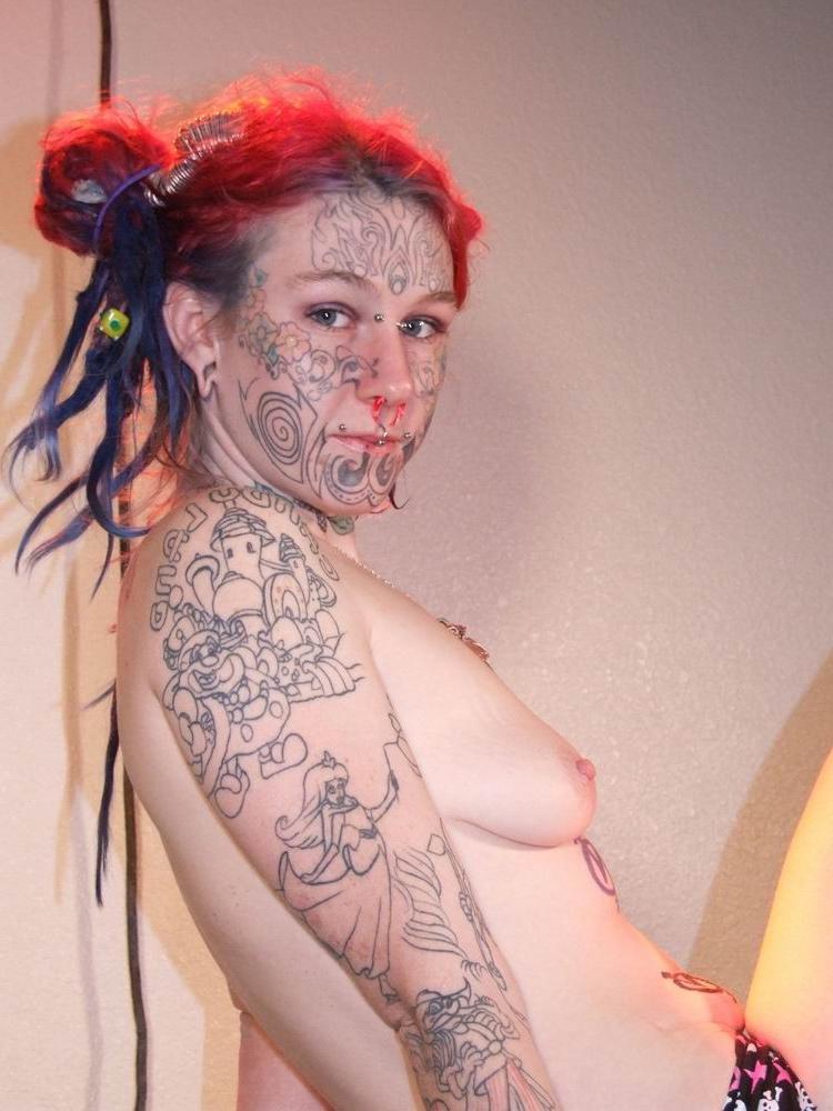 15P Extreme tattoo and piercing