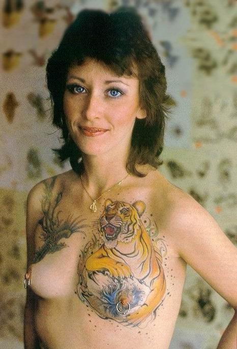 15P Extreme tattoo and piercing