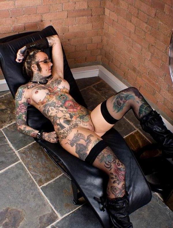 15P Extreme tattoo and piercing