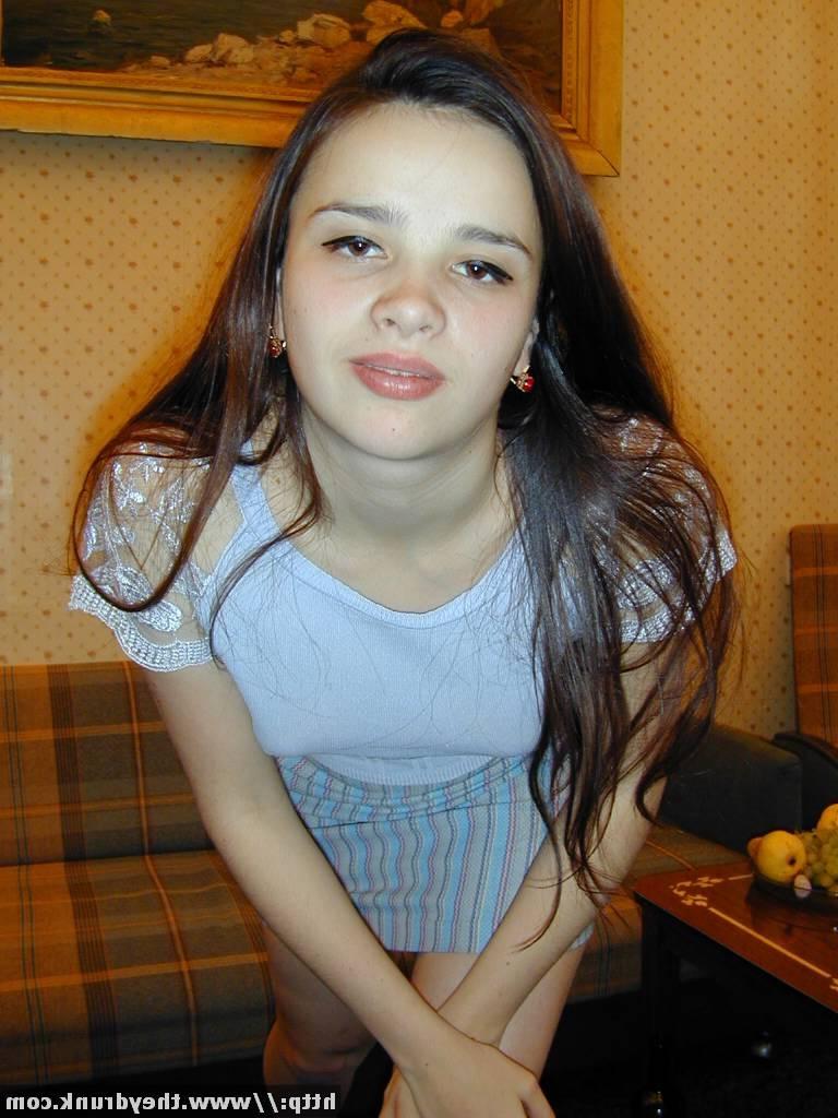 16P Teen gets drunk and thrusts empty bottle into her slit