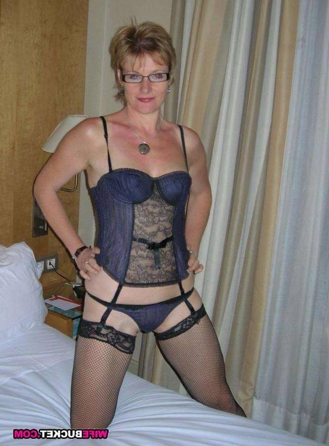 25P Amateur wives riding cock and posing nude