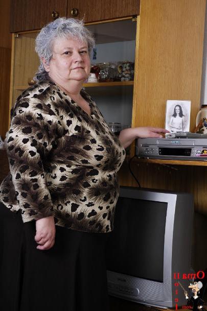 9P old nice women