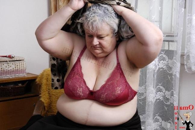 9P old nice women