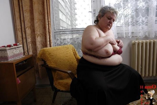 9P old nice women
