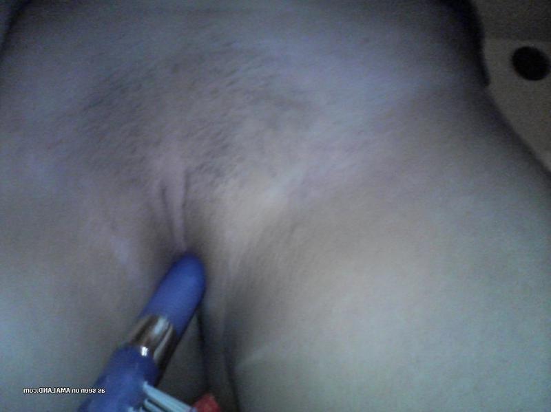 10P Sizzling hot Cuban chick playing with her shaved pussy