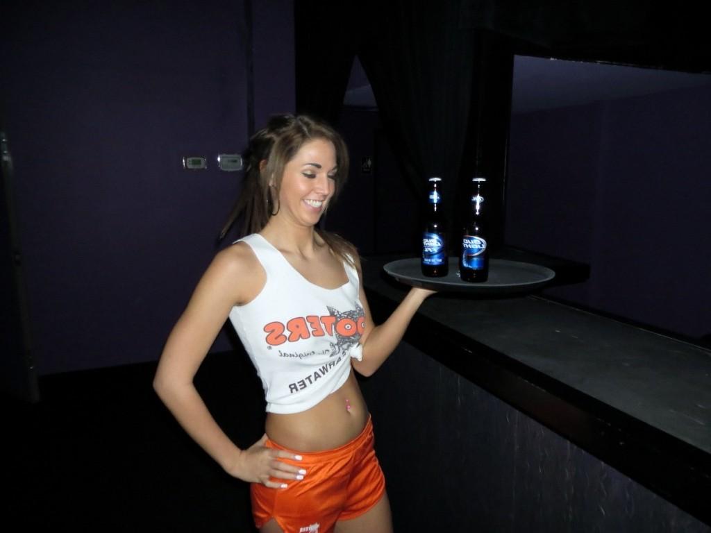 16P Amateur midwest teen sits on beer bottle