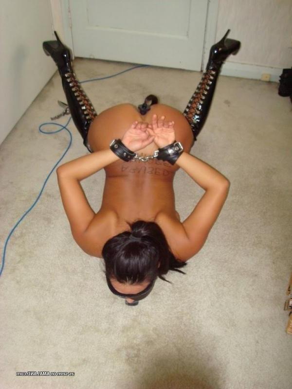 14P Bitch in hardcore bondage gets a dildo up her ass