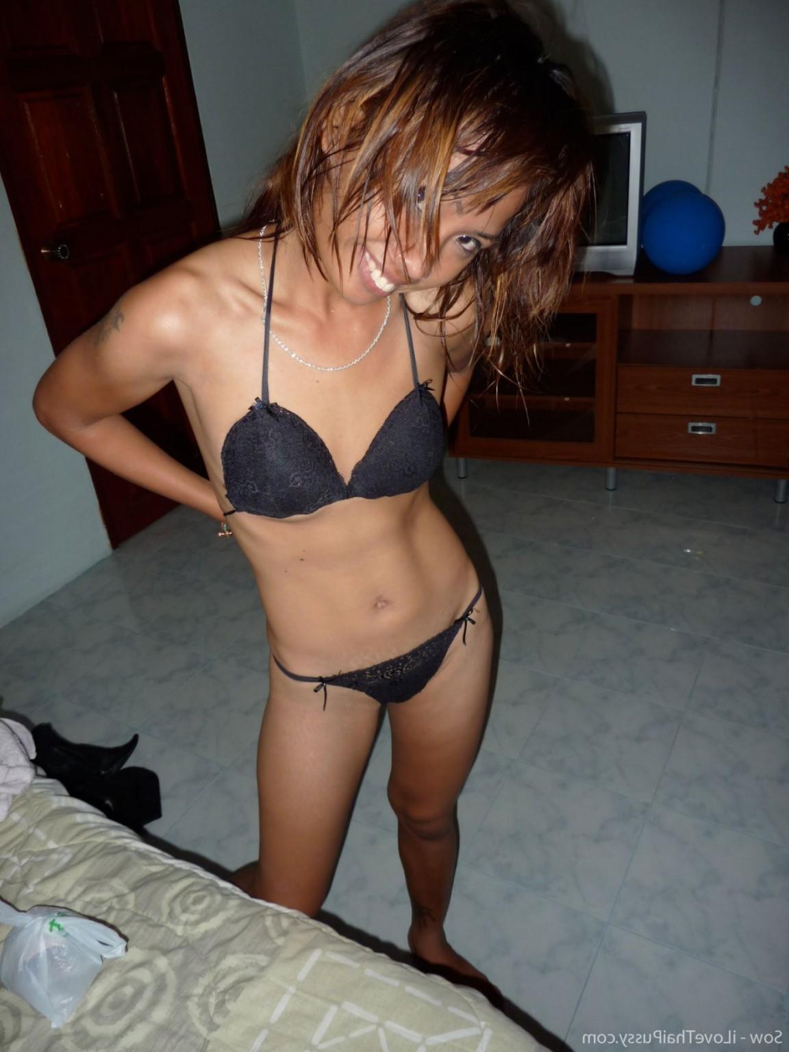 15P Gogo Dancer Spreading And Sucking Cock For Cash Horny Thai Hooker