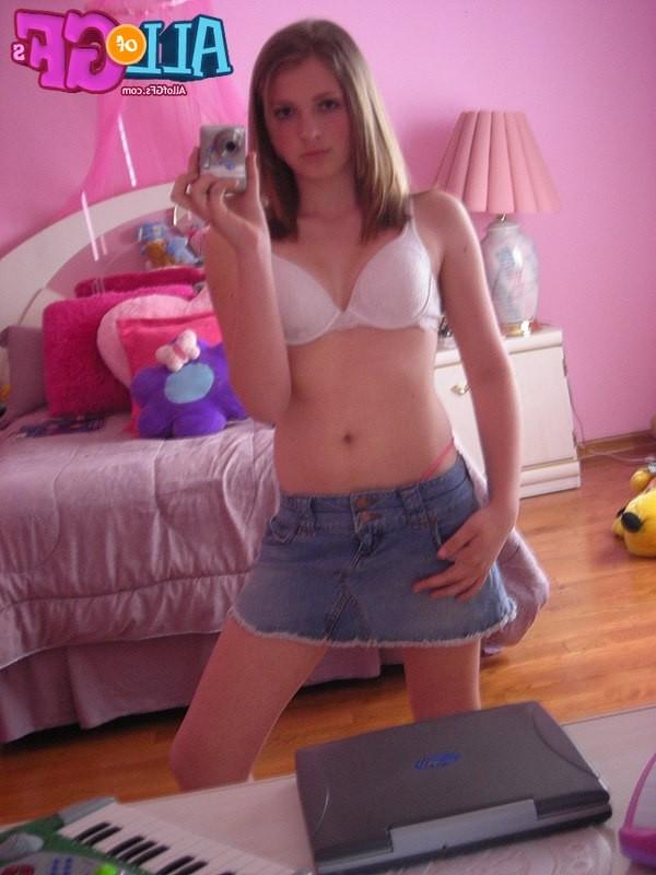 12P Nude girlfriend's surprise on cam