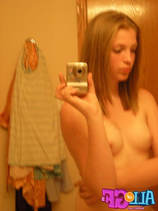 12P Nude girlfriend's surprise on cam