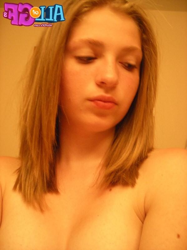 12P Nude girlfriend's surprise on cam