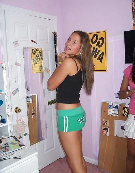 12P Homemade real girlfriends messy pics