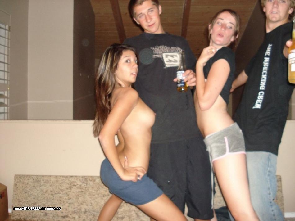 15P Hacked and uploaded real amateur 18 year old exhibitionist GFs