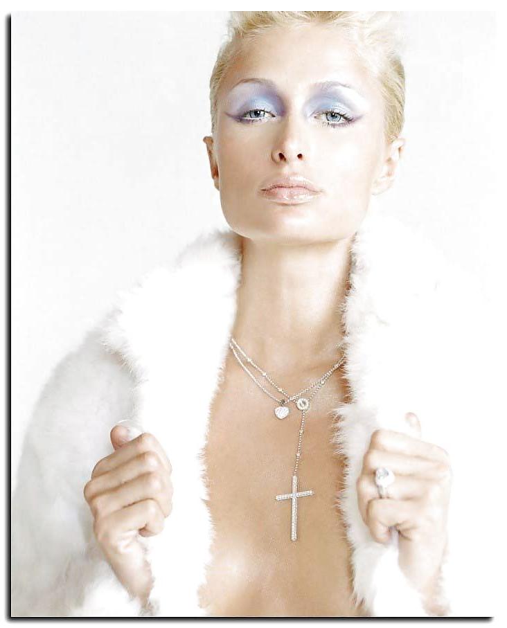 25P Paris Hilton