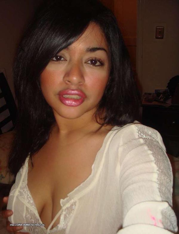 10P Gorgeous latina teasing with her big tits