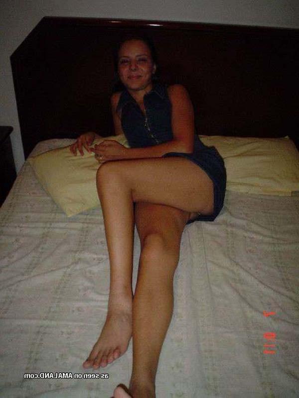 16P Photo set of a horny chick enjoying anal sex 