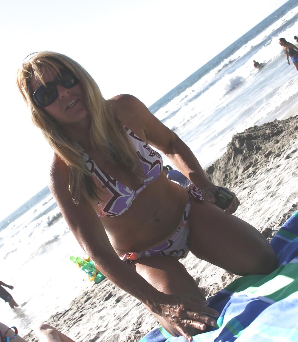25P Blonde Soccer Mom