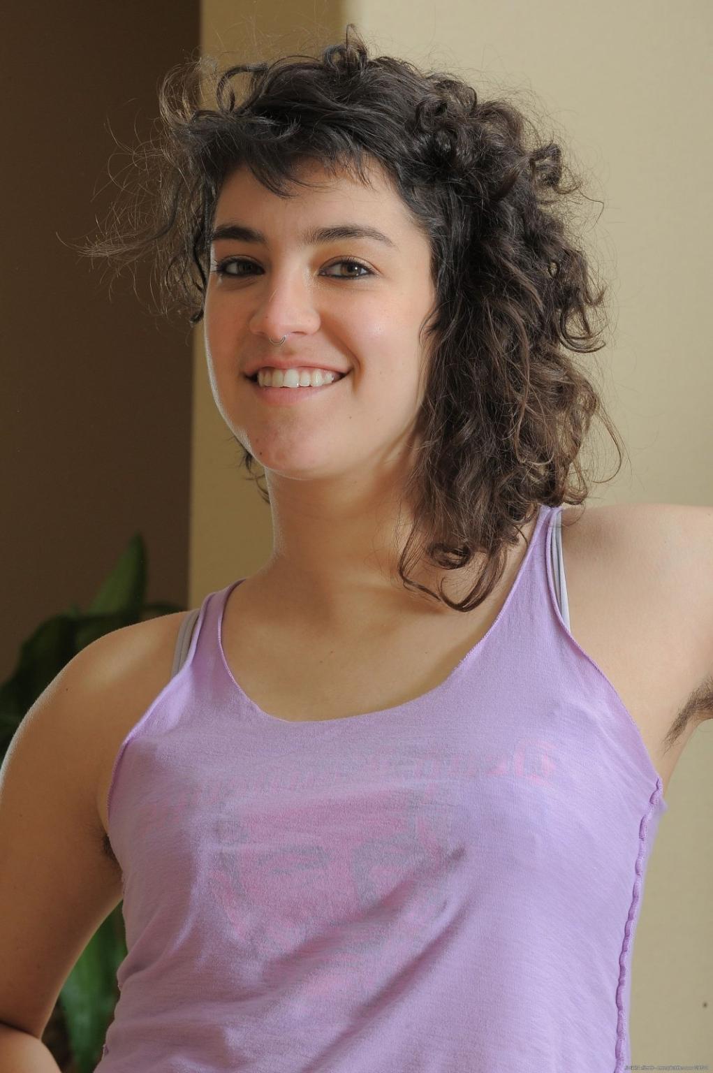 15P Hairy exotic amateur Bianca Stone spreading