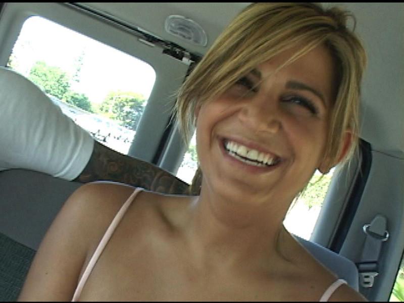 20P Nicki had broken up with her boyfriend a little while ago. She was ready to spre