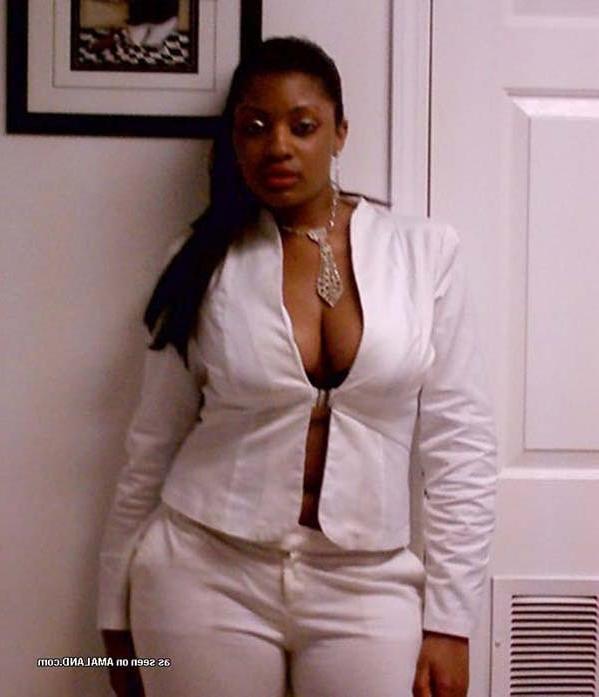 12P Gorgeous ghetto babes love to seduce