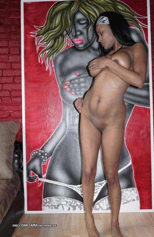 12P Stunning ebony ghetto babes exposed nude