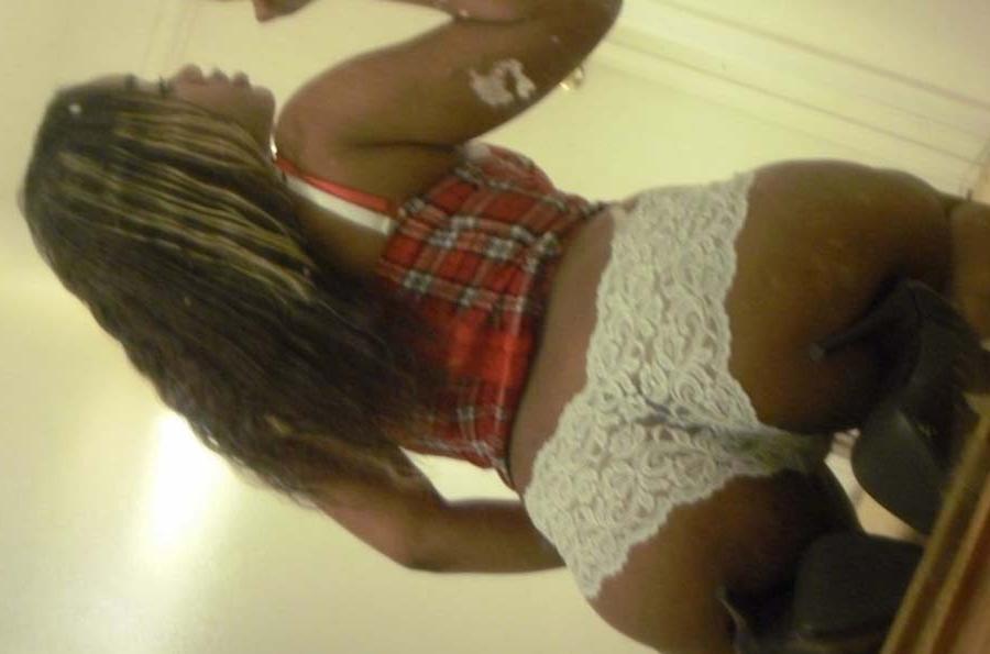 12P Stunning babes from the ghetto teasing