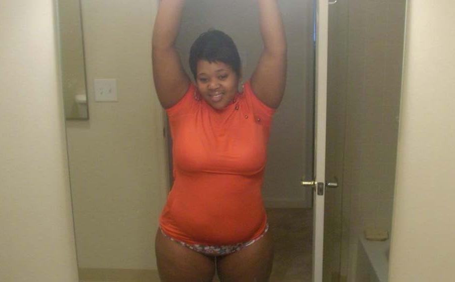 12P Ghetto babes posing at home nude