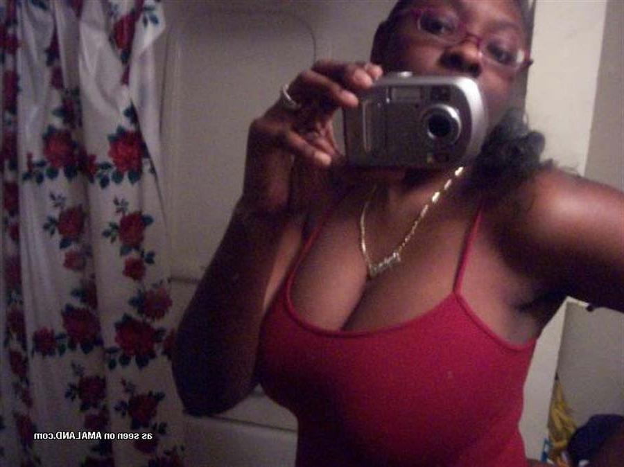 12P Ghetto babes posing at home nude