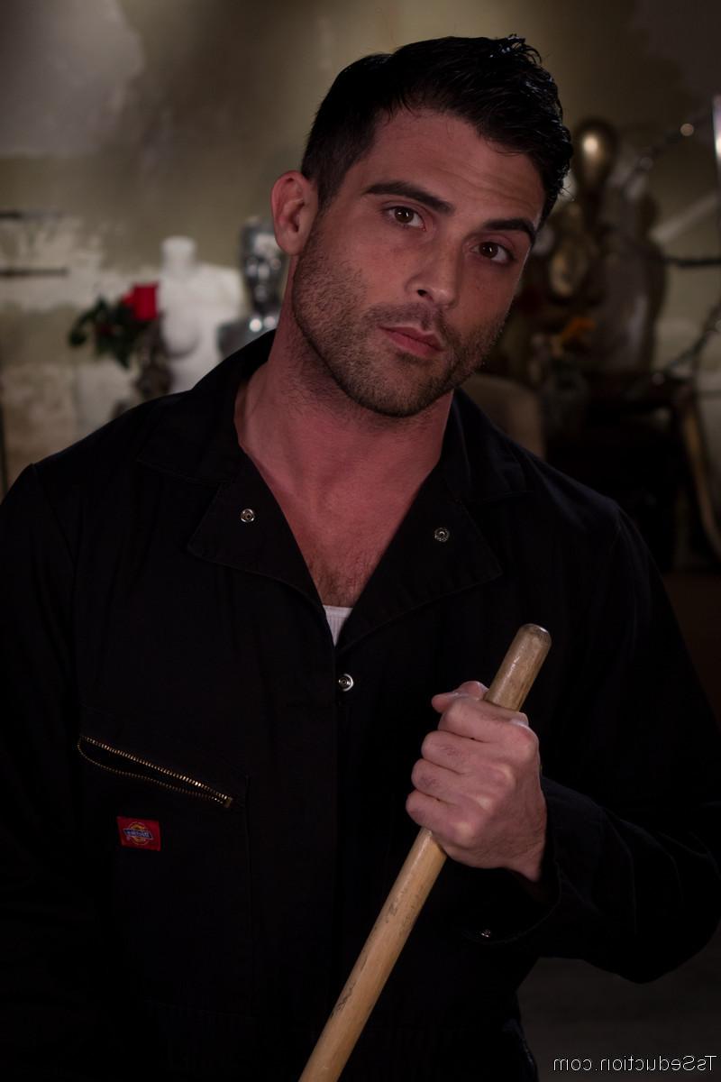 20P Department store custodian Lance Hart has fallen for a beautiful woman. A woman 