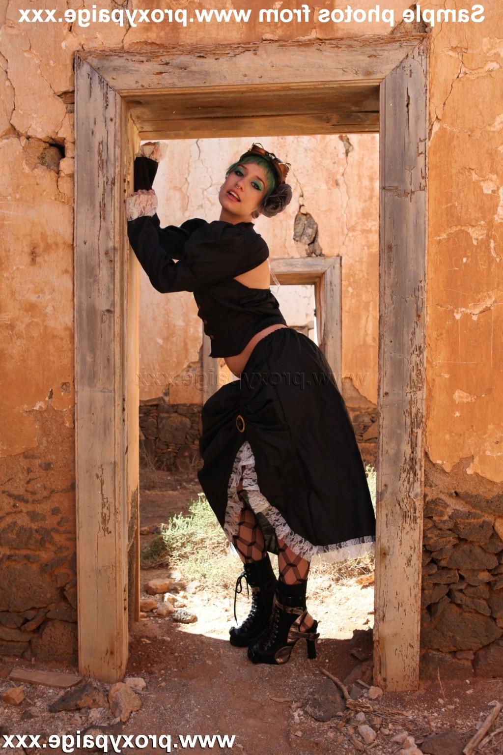 15P Anal fisting steampunk