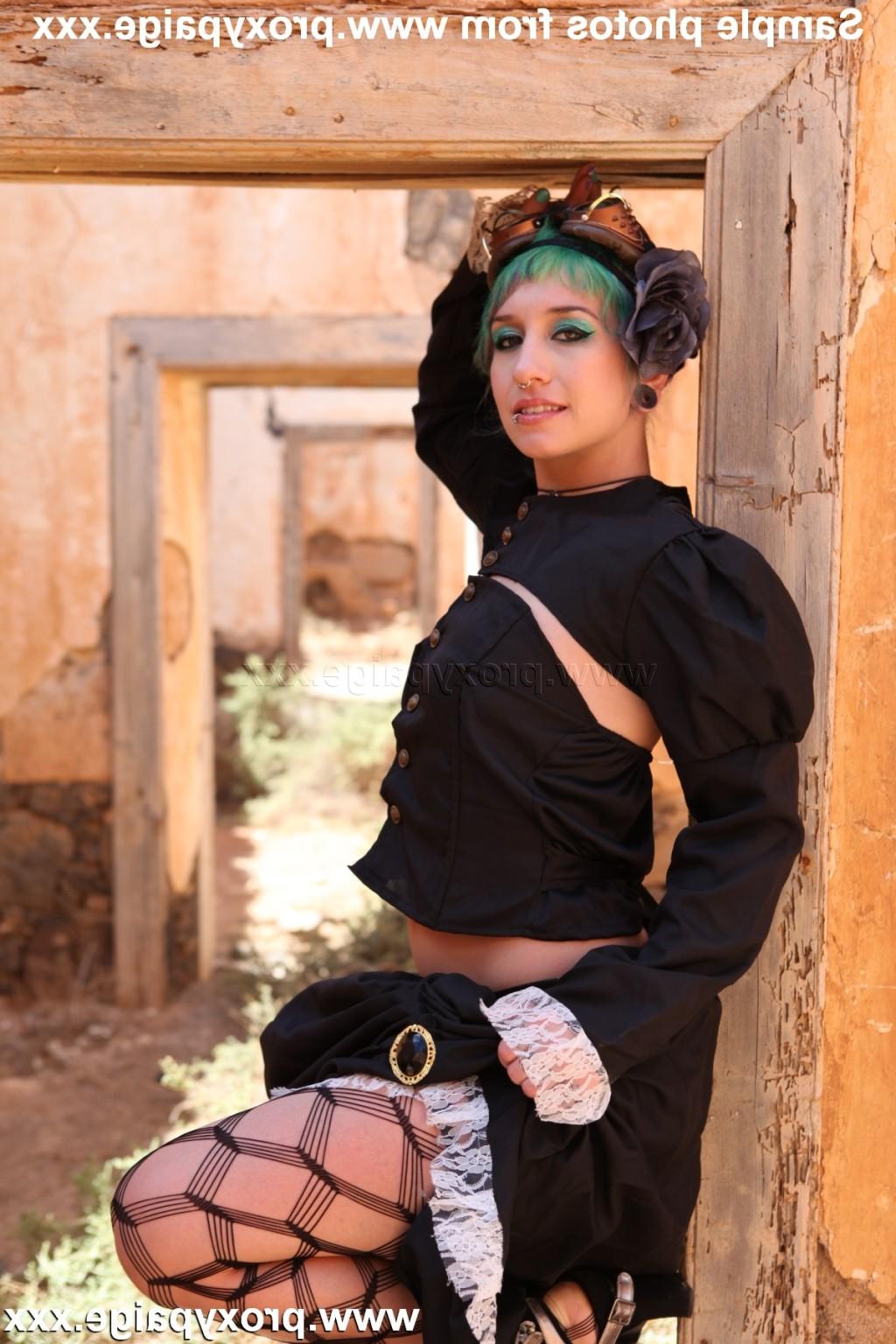 15P Anal fisting steampunk