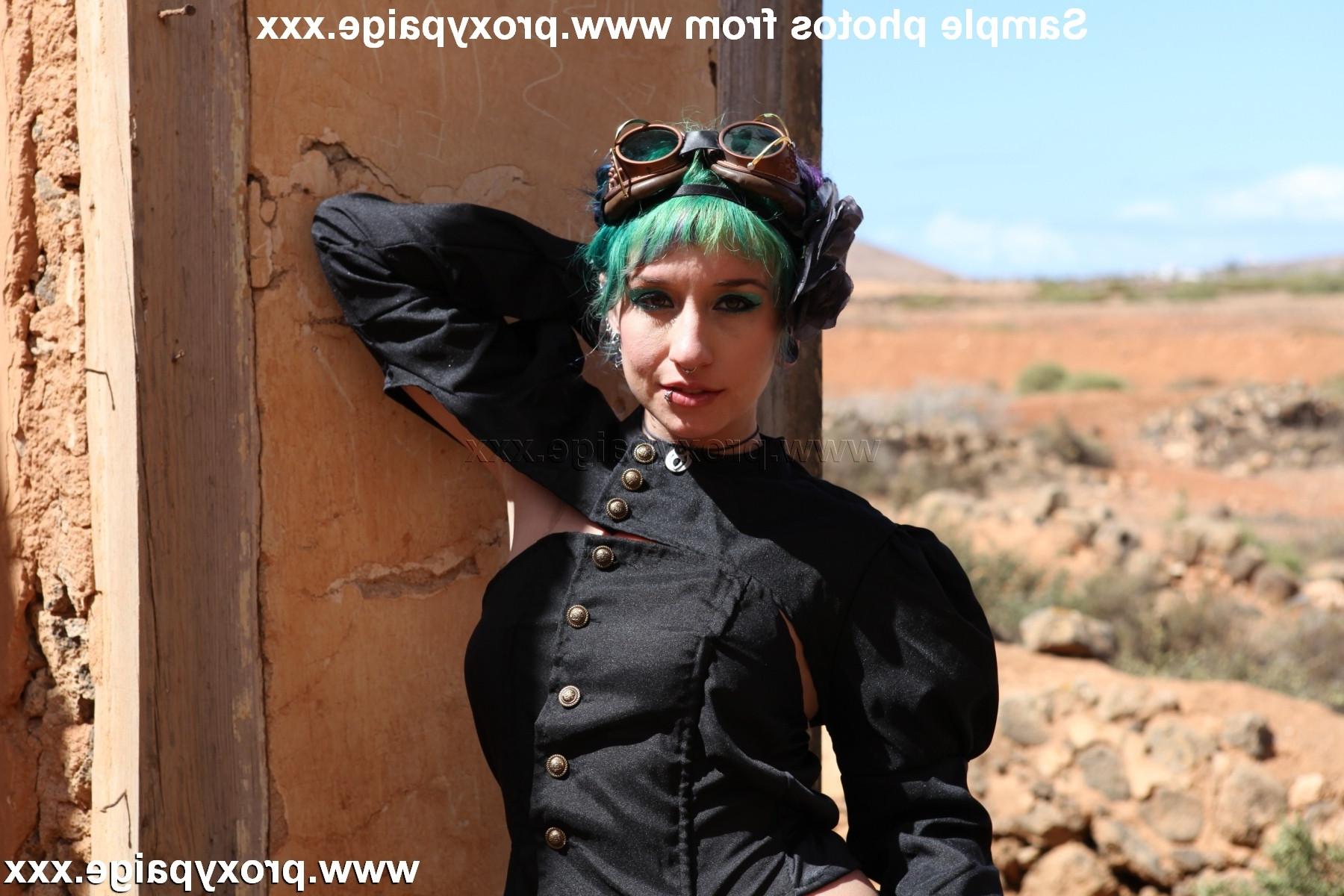 15P Anal fisting steampunk