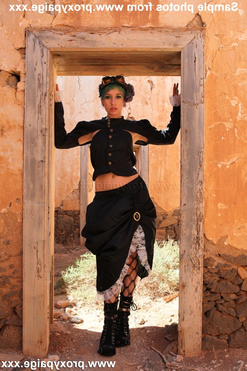 15P Anal fisting steampunk