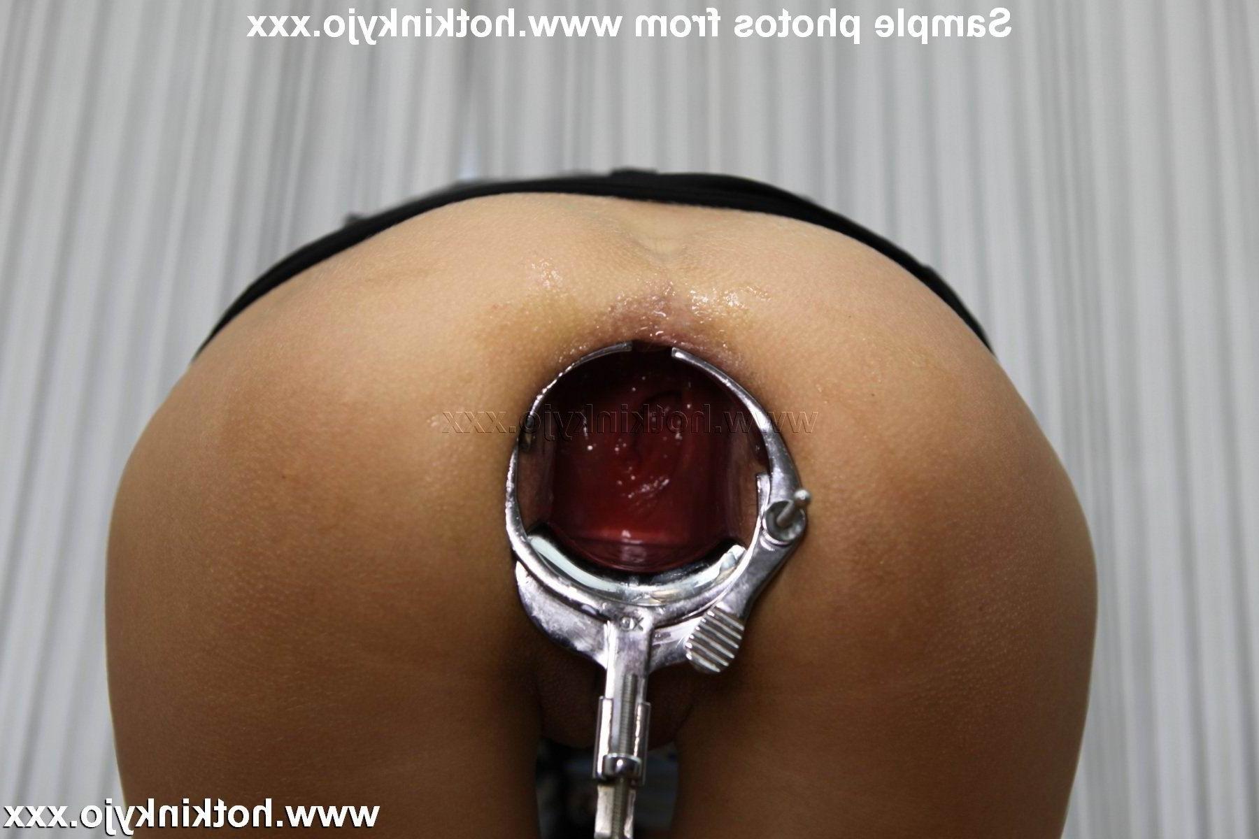 12P sexy police woman with xo speculum in her ass