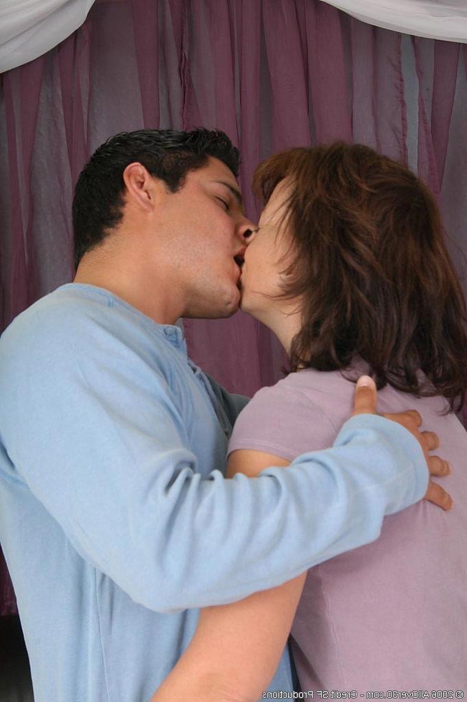 15P Hot mature chick getting her back door hammered by the handyman