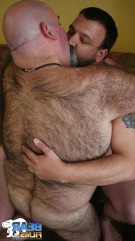 15P Mature Bears Having Sex