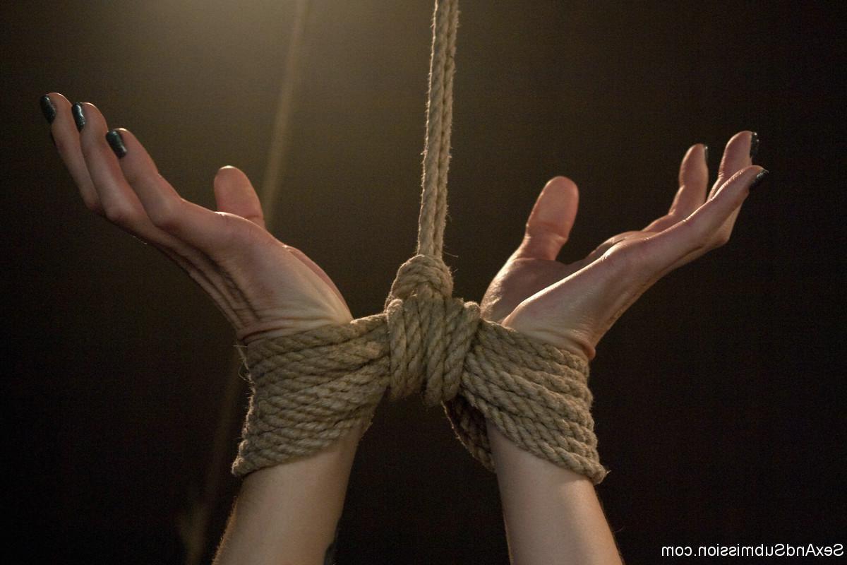 24P Sexy babe gets tied up, dominated and anal fucked in bondage