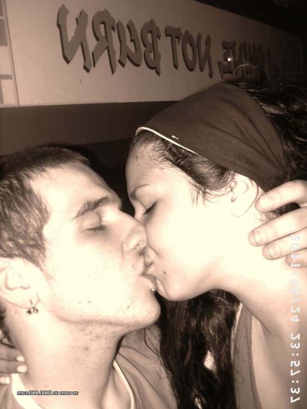 15P Flaming hot photos of a babe getting poke in her butthole by her BF 