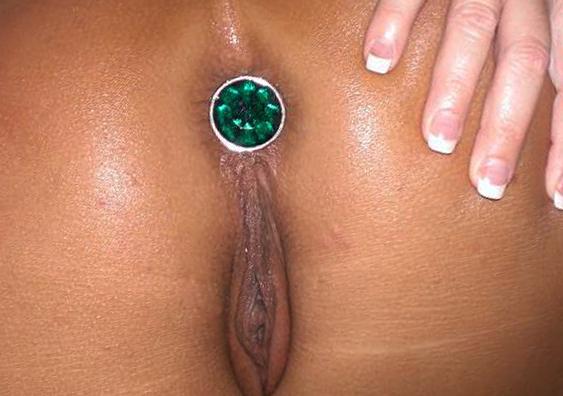 16P Photo mix of bitches crazy about anal sex