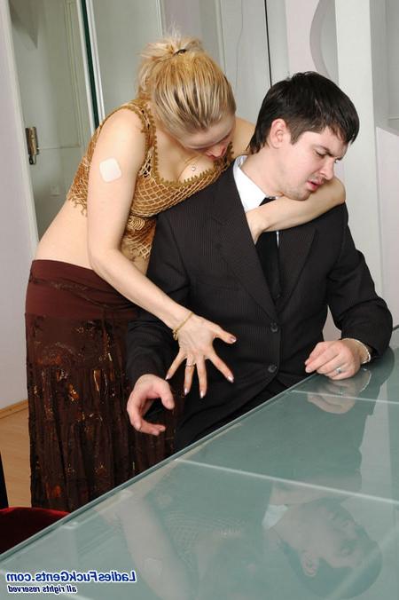20P Susanna and Adam strapon lady fucks a guy