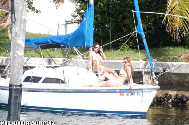 15P Sunbathing that leads to anal ripping aciton