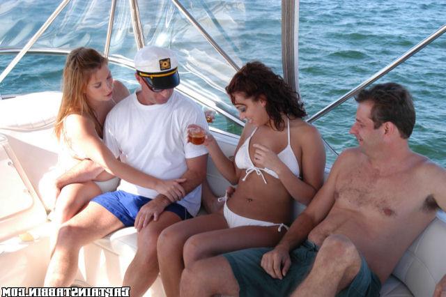 15P Sunbathing that leads to anal ripping aciton