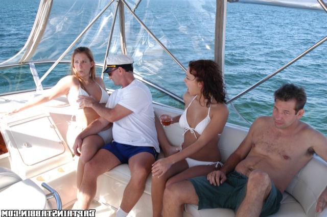 15P Sunbathing that leads to anal ripping aciton